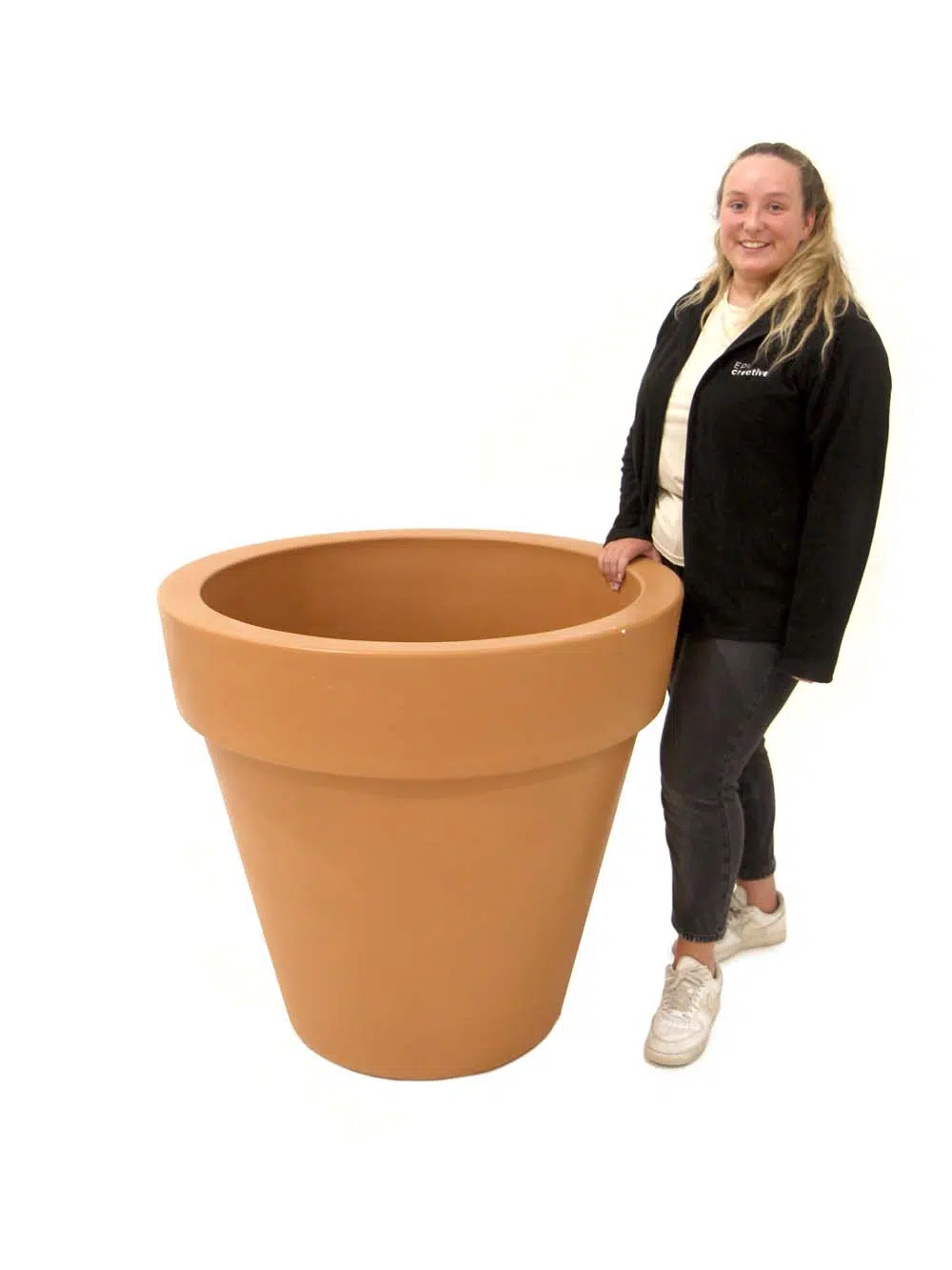SN11733_Giant Terracotta Flower Pot_event_prop_hire_EPH_Creative_903. _optimised