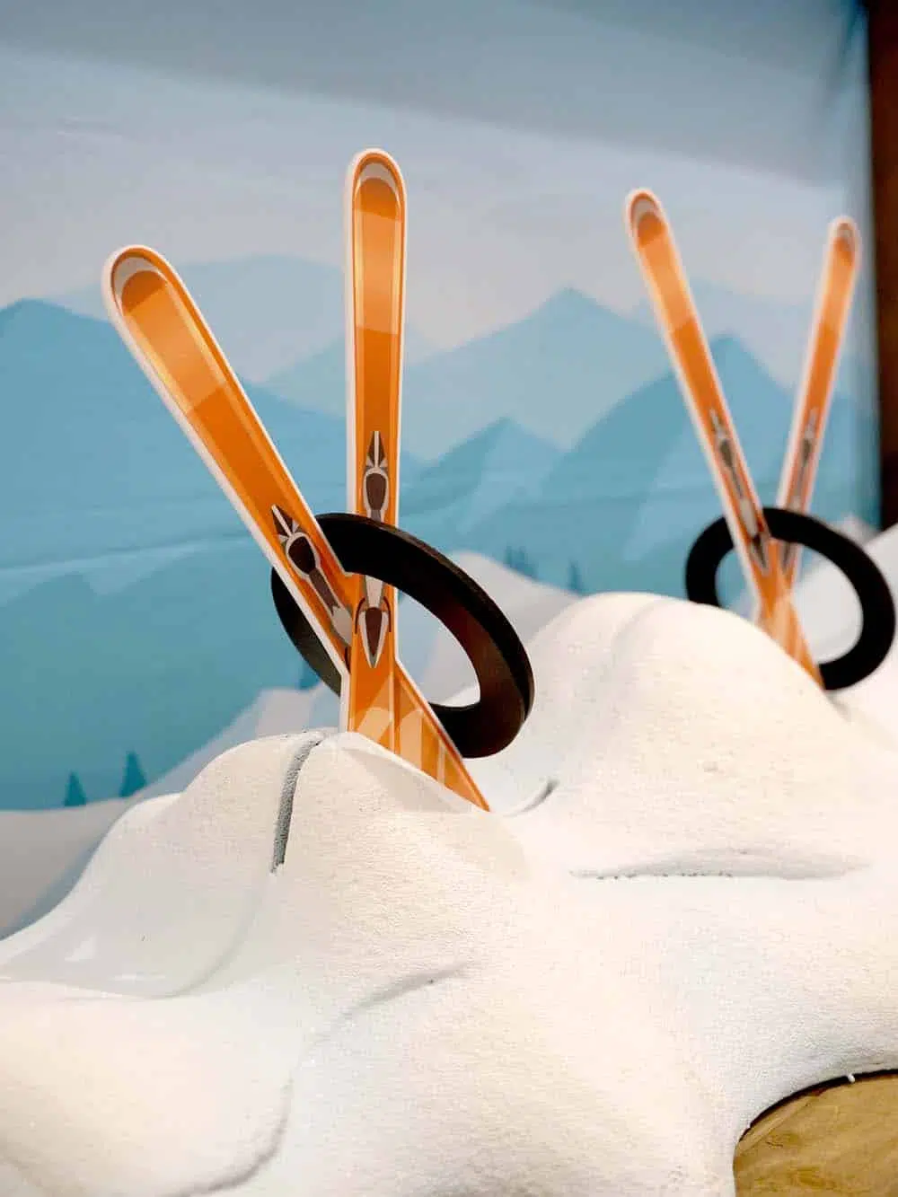 SN13450 _'Ski Slope Ring Fling' Ring Toss - Rustic Winter Fairground Game-event_prop_hire_EPH_Creative_535. _optimised