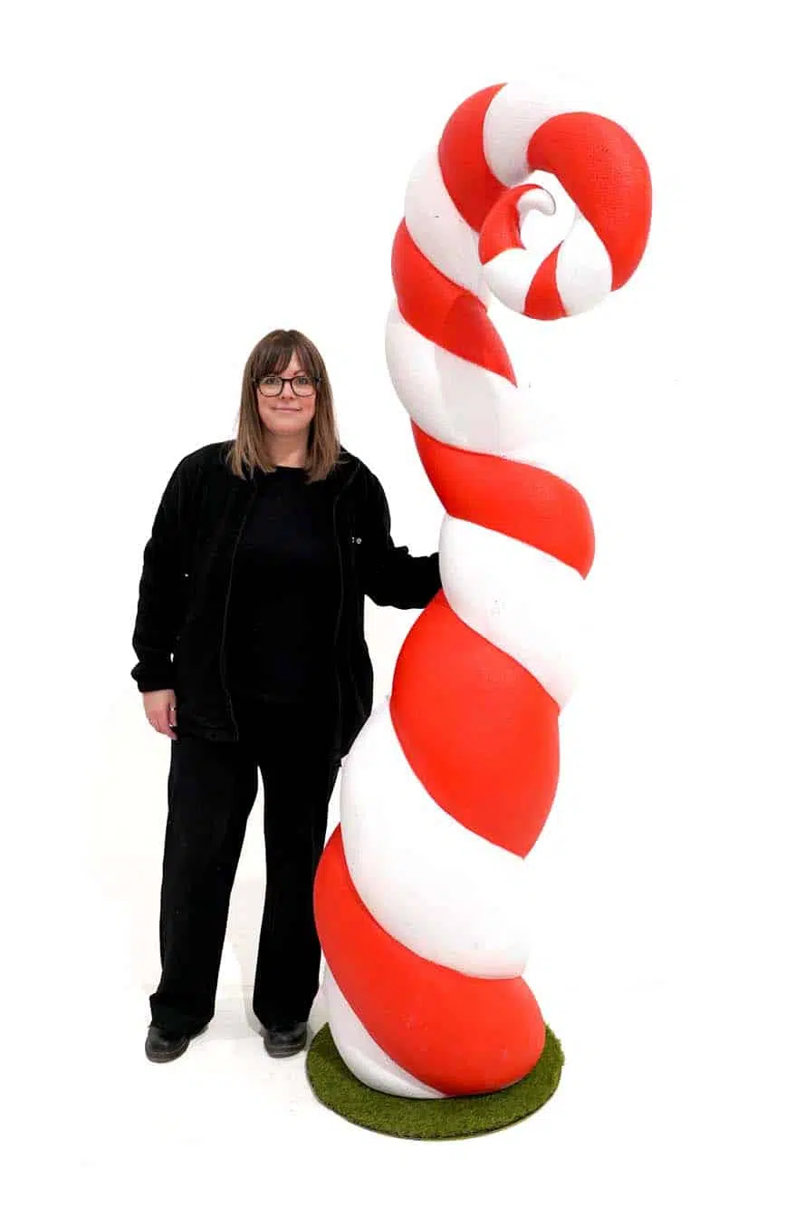 SN13595 _Twisted Candy Cane - Red & White - 7ft_event_prop_hire_EPH_Creative_091 _optimised