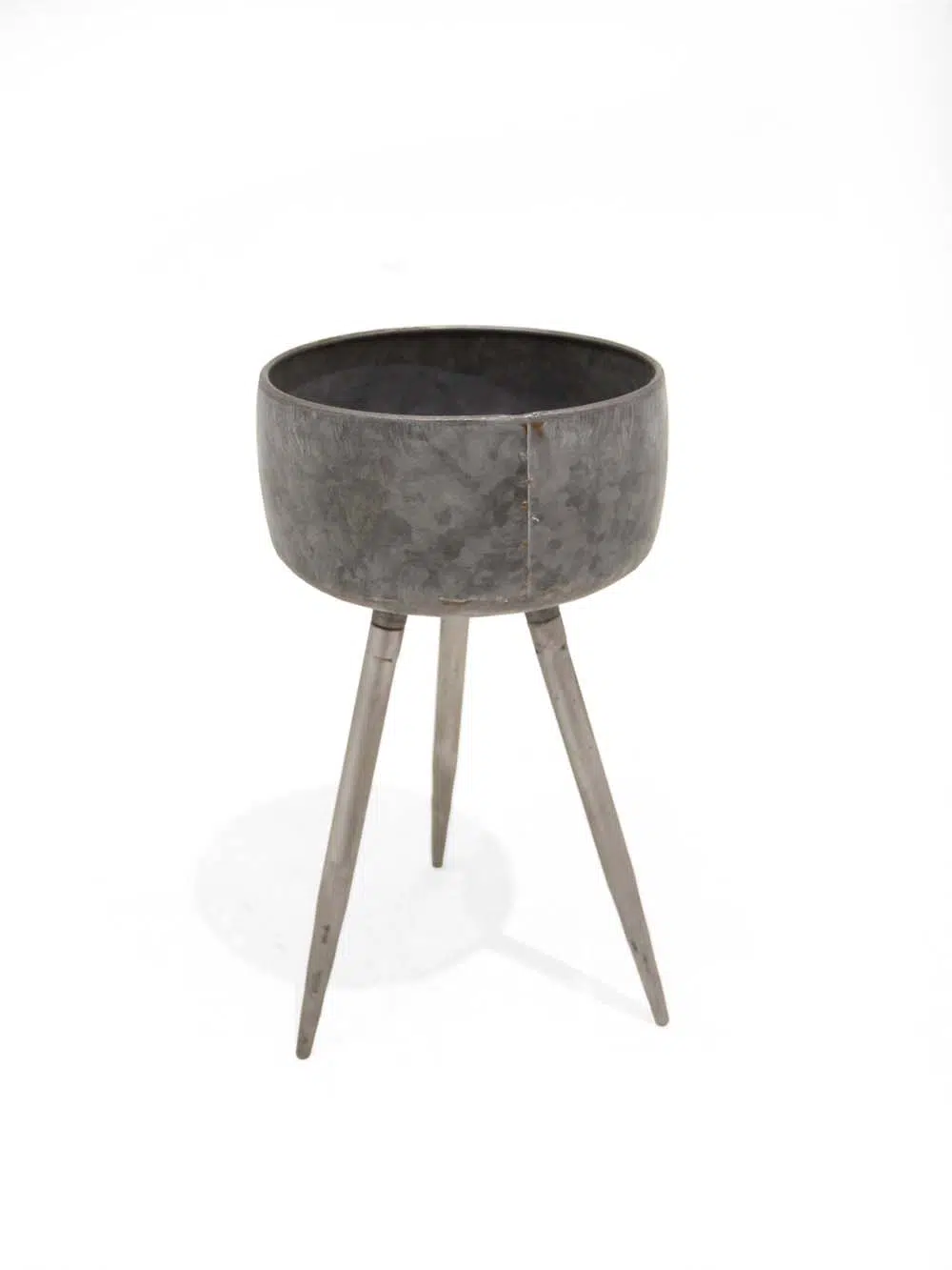 SN11558 _Hammered Bowl Planter with Legs - Small_event_prop_hire_EPH_Creative_4 _optimised
