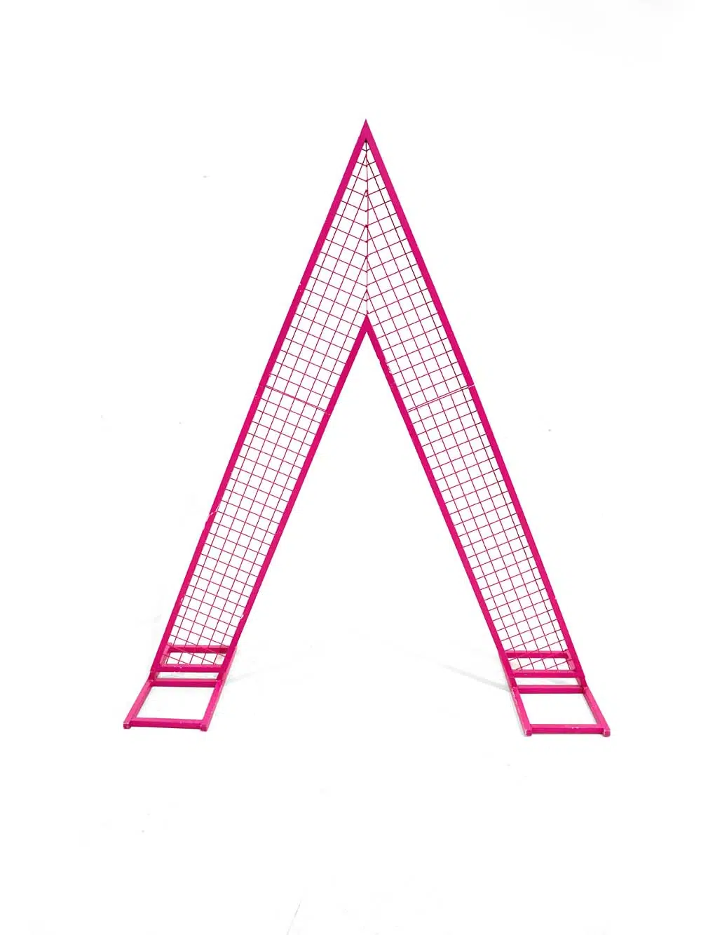 SN13270 _Triangular Mesh Frame - Pink - Medium_event_prop_hire_EPH_Creative_092 _optimised