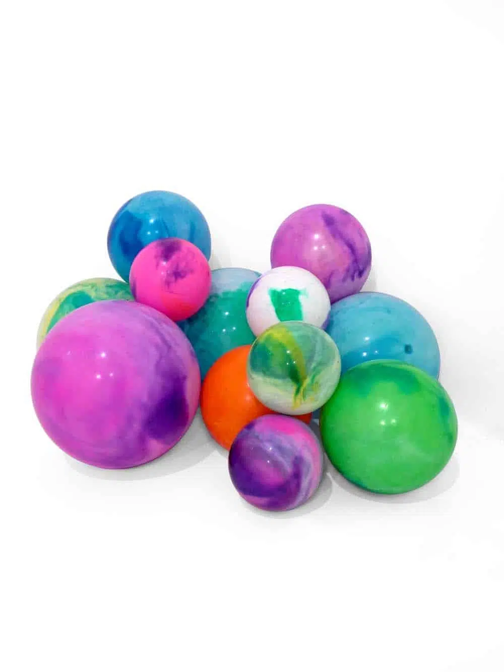 SN14098 _Inflatable Balls - Assorted Colours & Sizes - Pack of 12_event_prop_hire_EPH_Creative_ _optimised