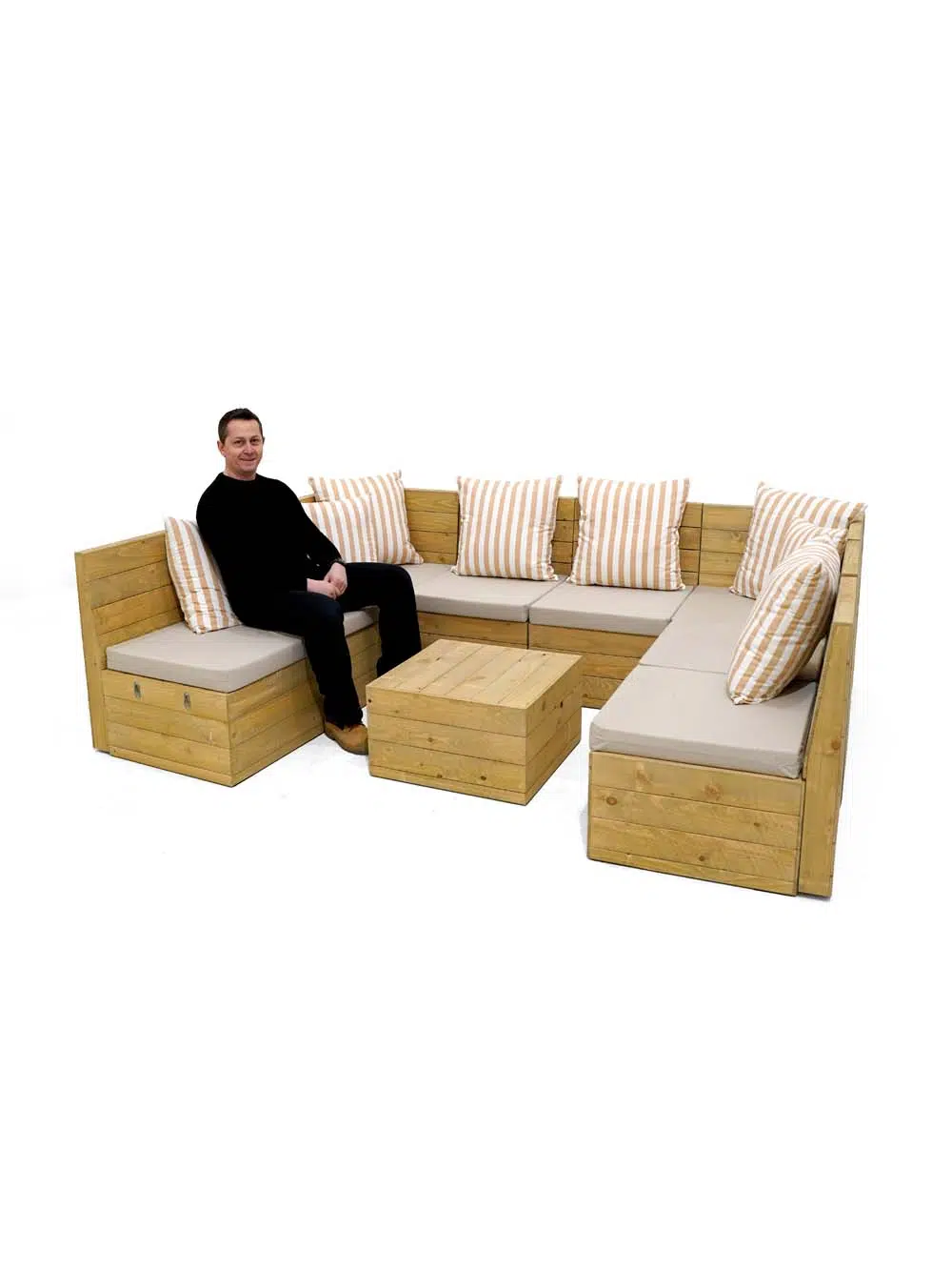 SN14144_Rustic Modular Pallet Seating - U-Shape_event_prop_hire_EPH_Creative_120 _optimised