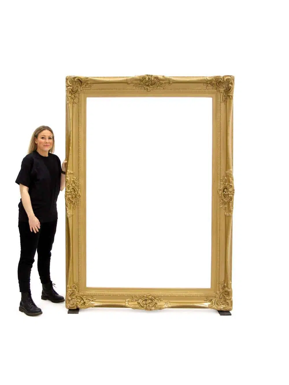 SN8970_Giant Gold Frame NEW_event_prop_hire_EPH_Creative_526_optimised