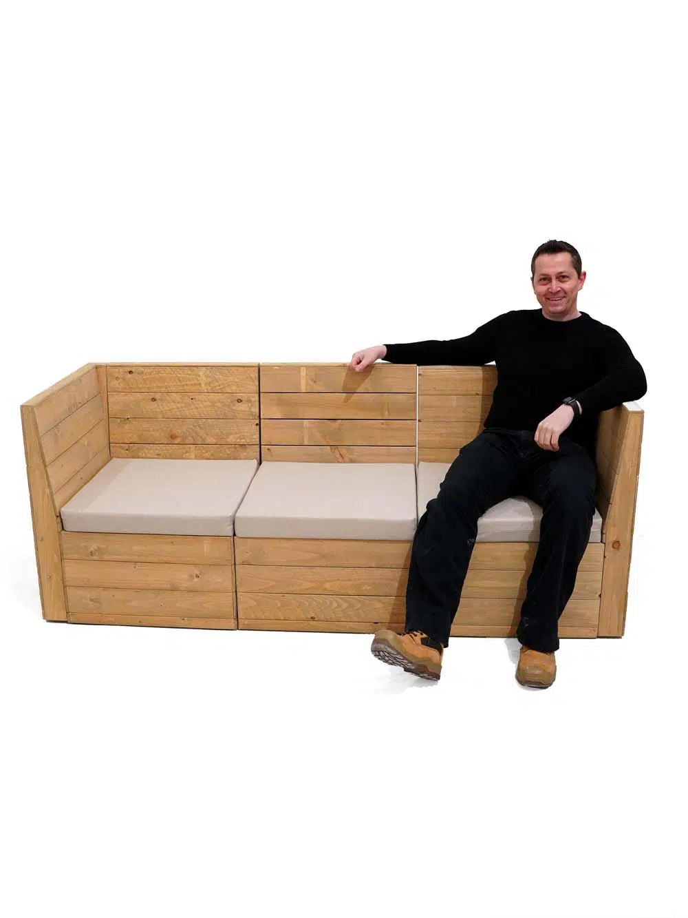SN14140_Rustic Modular Pallet Seating - 3 Seat_event_prop_hire_EPH_Creative_022 copy _optimised
