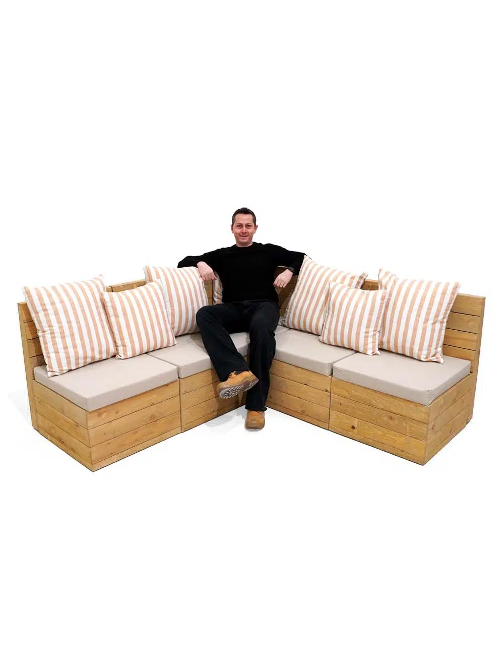 SN14143_Rustic Modular Pallet Seating - Medium L-Shape_event_prop_hire_EPH_Creative_050 copy _optimised