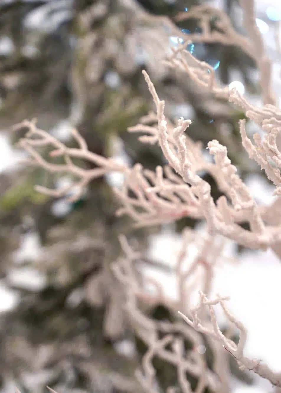 SN14661-_Winter-Foliage-Package-Deluxe-Ice-White_event_prop_hire_EPH_Creative_099-copy-_optimised