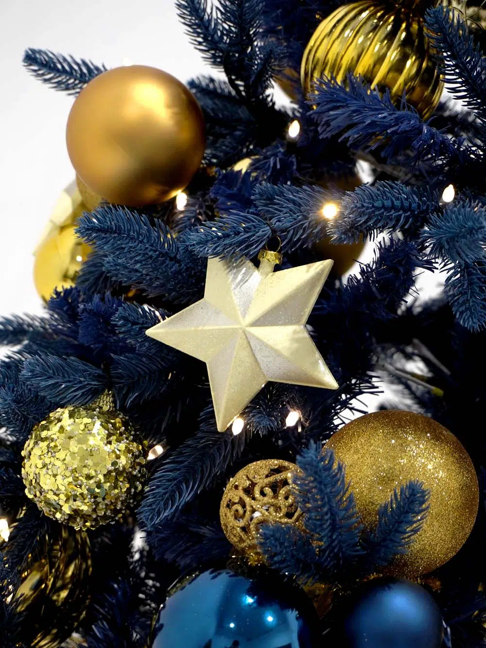 SN14844-_Indoor-Prelit-Dressed-Christmas-Tree-2.1m-Celestial-Luxe_event_prop_hire_EPH_Creative_082-copy-_optimised