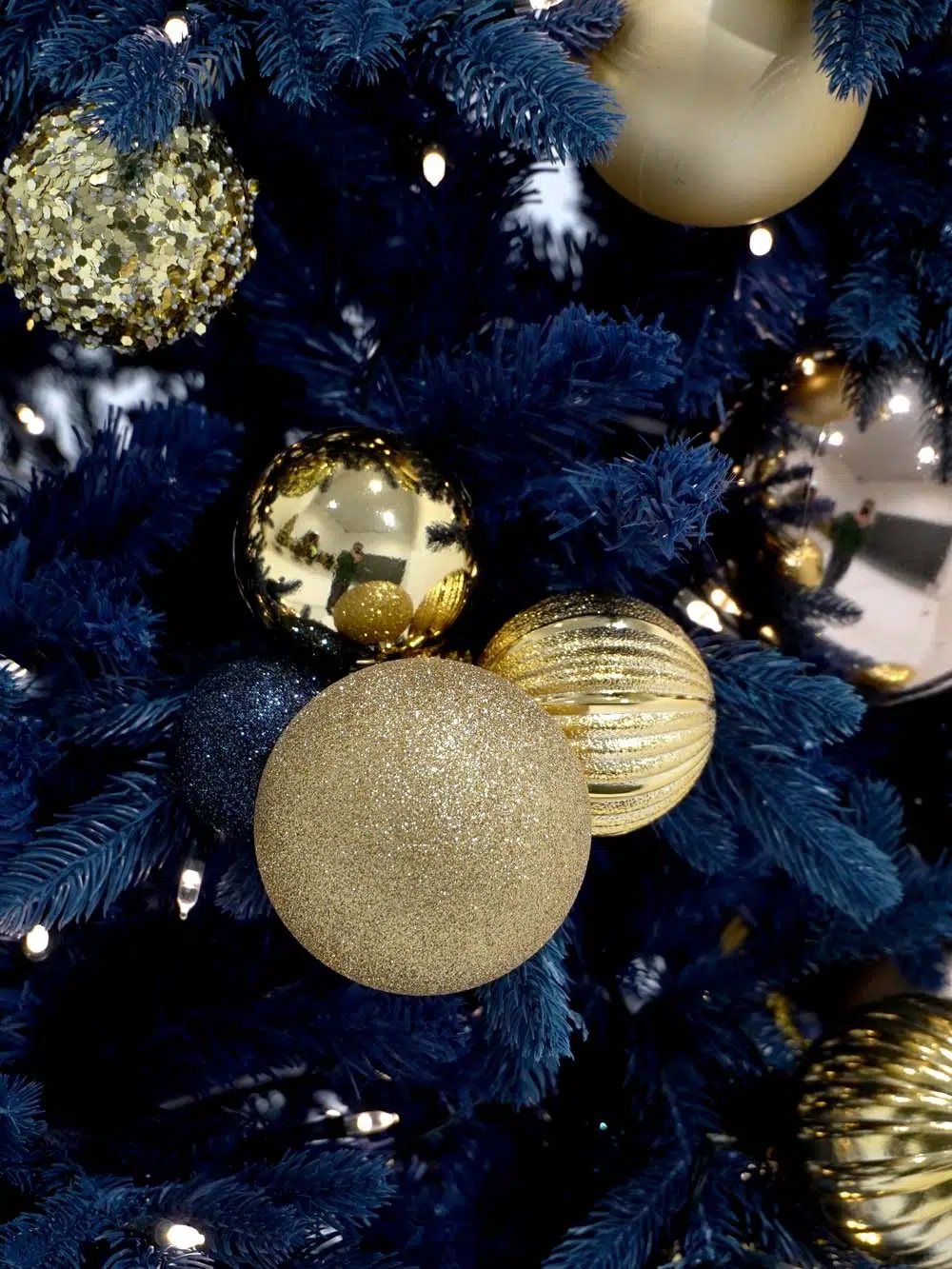SN14844-_Indoor-Prelit-Dressed-Christmas-Tree-2.1m-Celestial-Luxe_event_prop_hire_EPH_Creative_088-copy-_optimised