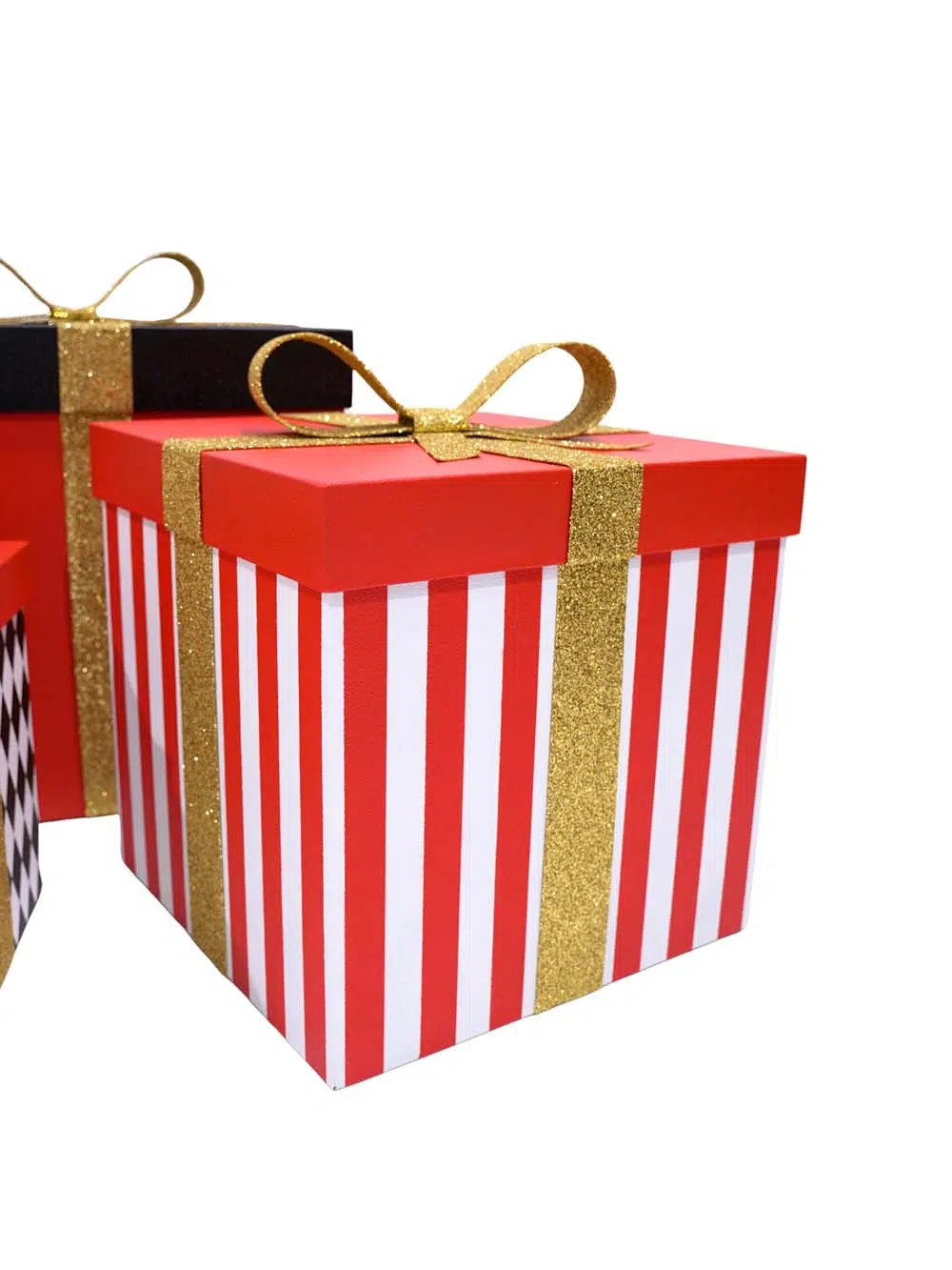 SN15093-_Giant-Presents-Carnival-Set-of-3_event_prop_hire_EPH_Creative_237-copy-_optimised